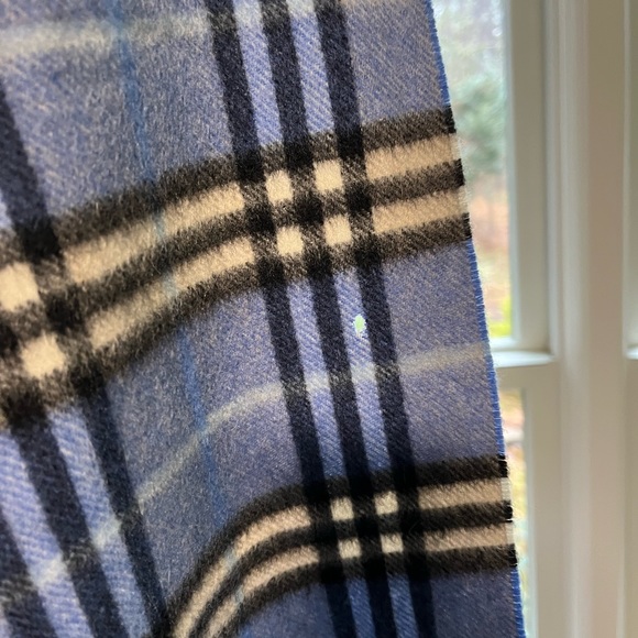 BURBERRY Cashmere Blue Tan Tartan Plaid Scarf Fringe Soft Designer Luxury - Picture 10 of 13